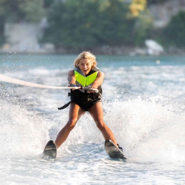 water-ski-girl-1024x696.jpg